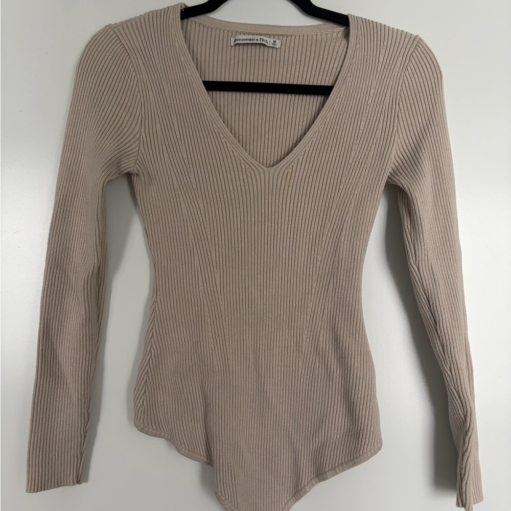 Abercrombie & Fitch Ribbed V-Neck Bodysuit in Beige